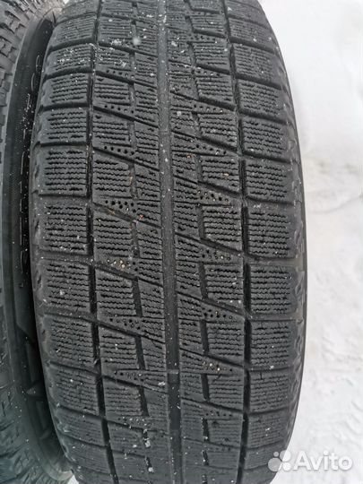 Bridgestone Blizzak Revo2 215/60 R32 95Q