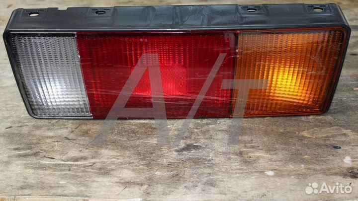 Фонарь задний правый Hyundai HD Хюндай 92402 7A100