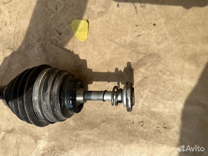 Привод передний правый Х1 Е84 BMW