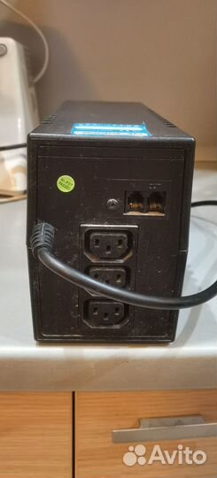 Источник бесперебойного питания ippon