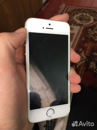 Телефон iPhone 5se