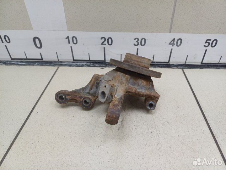 Кулак поворотный передний правый Renault Symbol