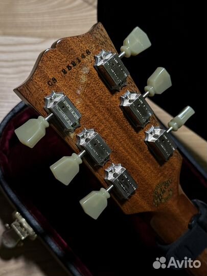 Электрогитара