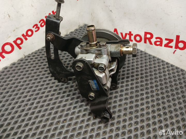 Насос гур Nissan Bluebird U13 CD20