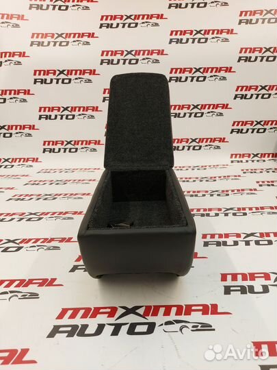 Подлокотник в штатное место Octavia II