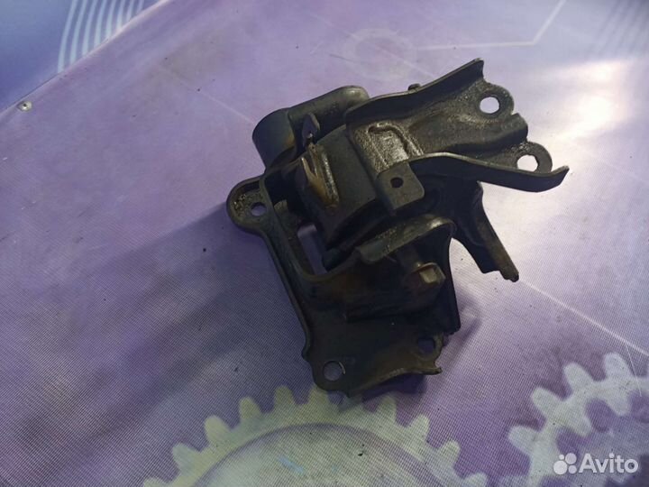 Опора двигателя левая Kia Sportage 2. G4GC