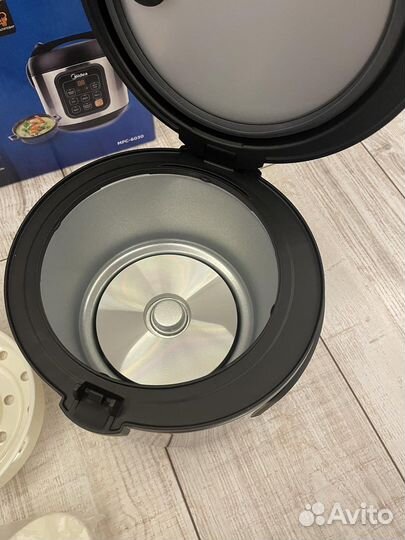 Мультиварка новая