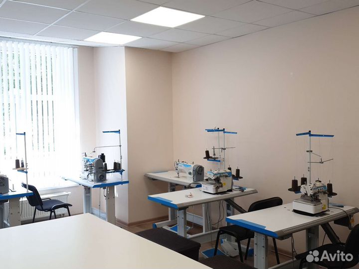 Швея универсал