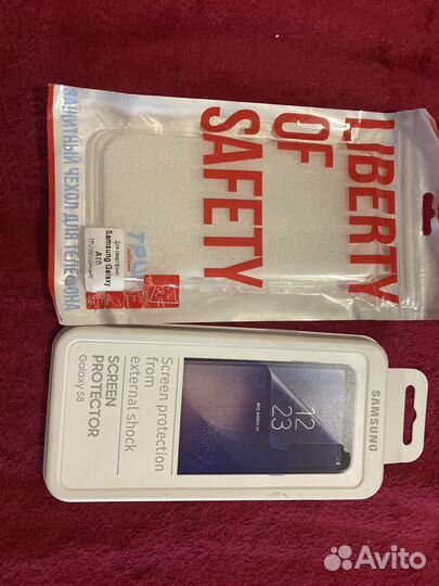 Чехлы на телефон