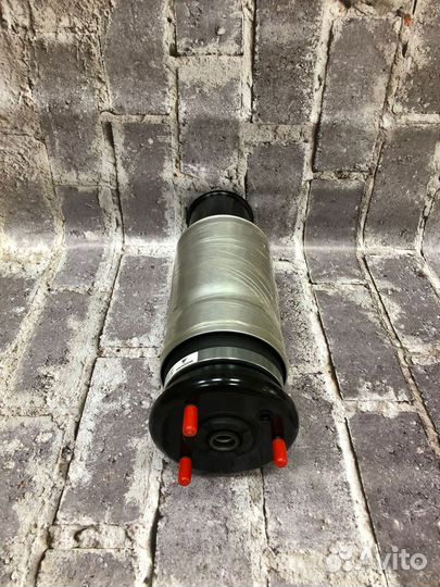 Rover Discovery 4 пневмобаллон LR016403