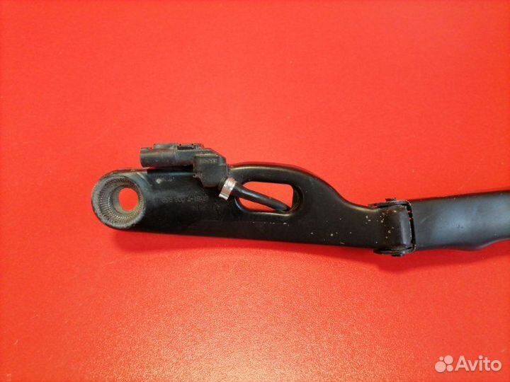 Поводок стеклоочистителя левый Bmw 7-Series E66