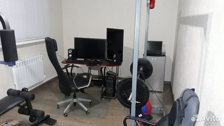 Компьютерный стол