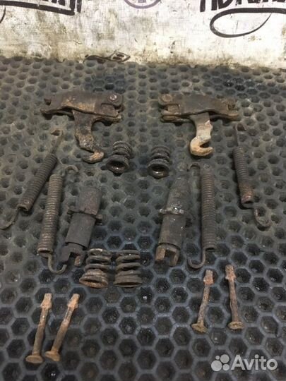 Механизм ручного тормоза Kia Ceed универсал G4FC