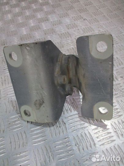 Кронштейн крыла DAF 2133138