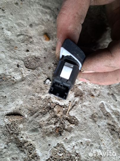 Кнопка разблокировки двери Audi A8 D3