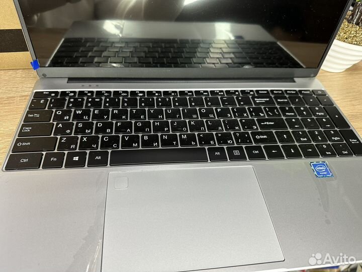 Ноутбук 16/256GB Win10 (новый,гарантия)