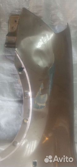 Крыло переднее