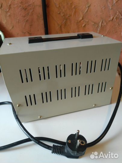 Стабилизатор напряжения Defender 1200 Вт