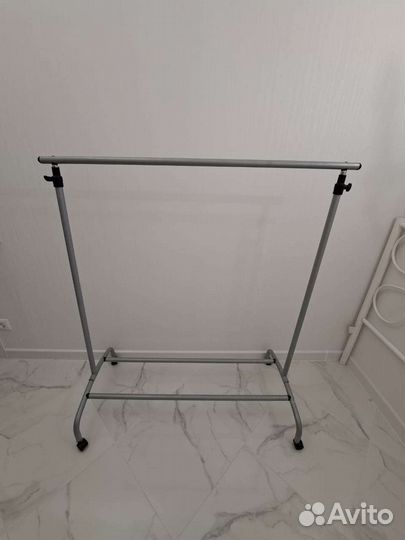 Вешалка для одежды напольная