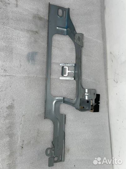 Кронштейн (крепление) Mercedes-Benz GLC-Класс