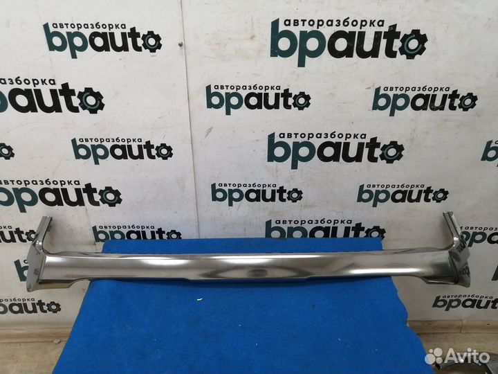 Хром решетки радиатора нижний 53122-60230 Lexus