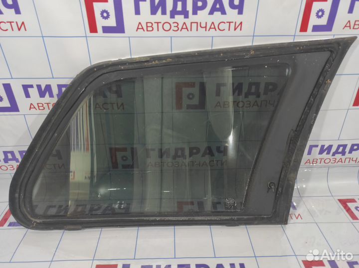 Стекло кузовное глухое левое Volvo XC90 30779652