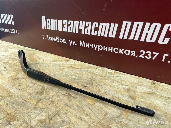 Поводок дворника левый Renault Logan