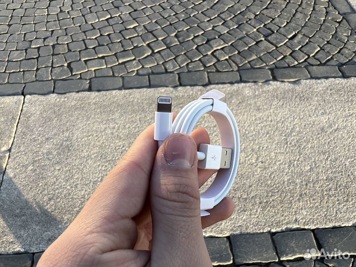 Зарядка на iPhone оригинал