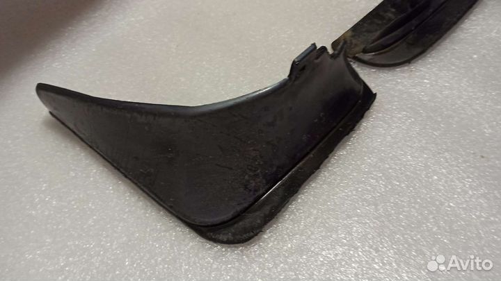 Брызговики Nissan Bluebird u14