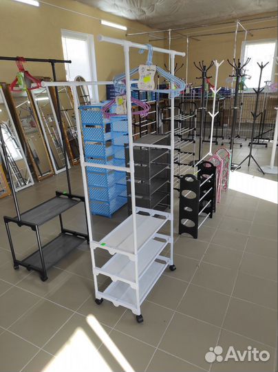 Вешалка с перекладинами и с полками для обуви