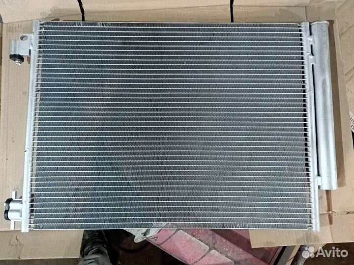 Радиатор кондиционера Рено Дастер