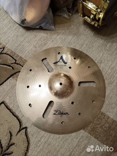 Три тарелки Zildjian EFX 18 все вместе сразу