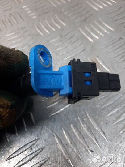 Датчик коленвала Ford Focus 1.6 shda 2007
