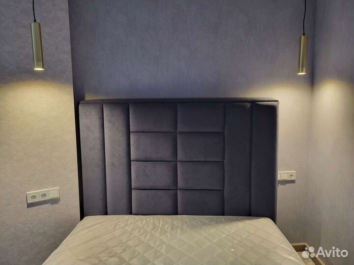 Мягкое изголовье с кроватью