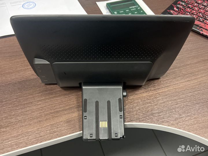 Монитор в подголовник mercedes