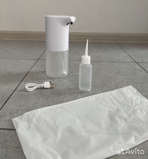 Диспенсер для мыла сенсорный