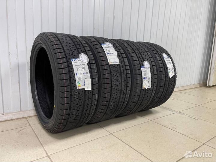 Triangle PL02 275/40 R21 107V