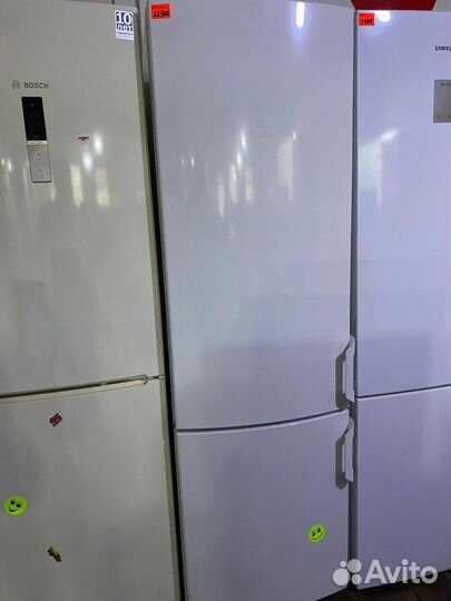 Холодильник б/у металлический