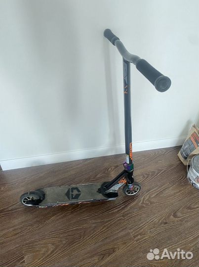 Трюковой самокат Crisp