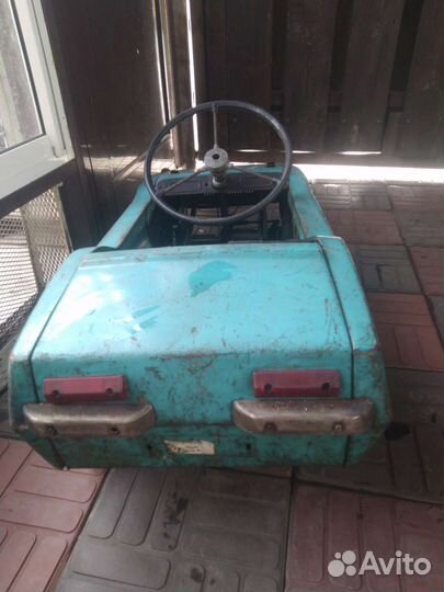 Педальная машина и конь СССР