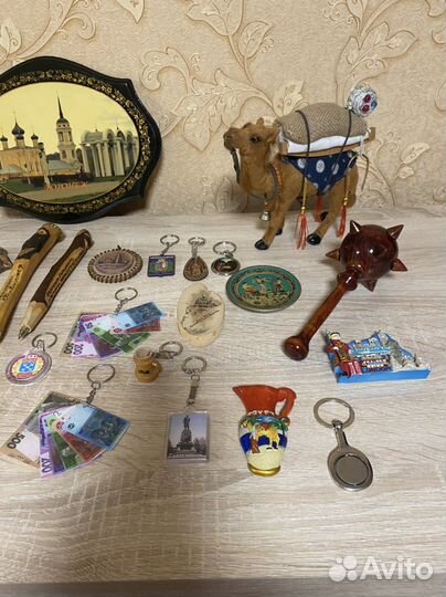 Сувениры из разных стран, городов