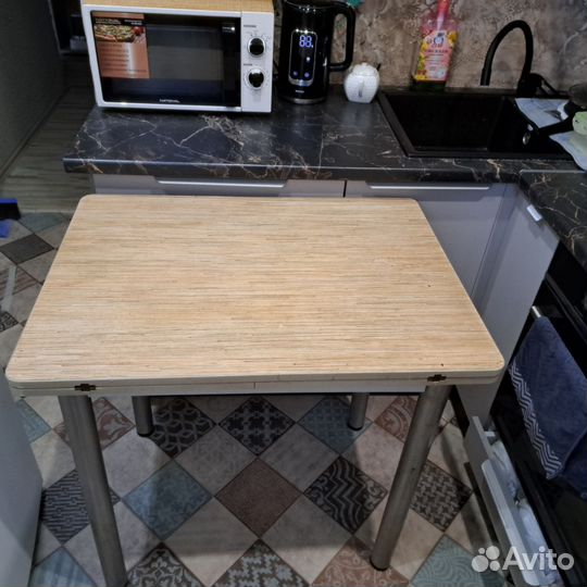 Кухонный стол бу