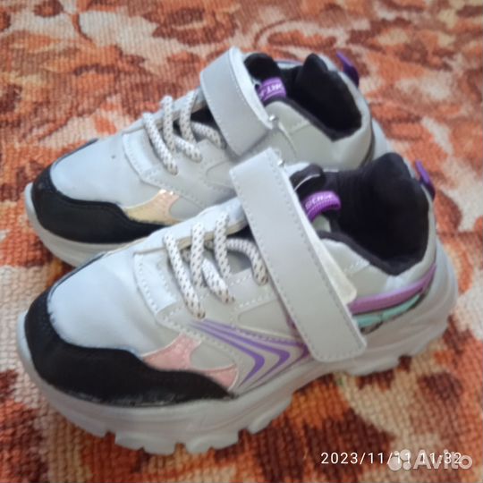 Кроссовки для девочки