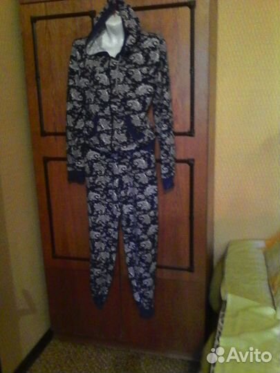 Костюм спортивный женский