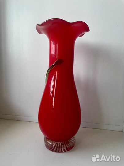 Ваза из цветного стекла