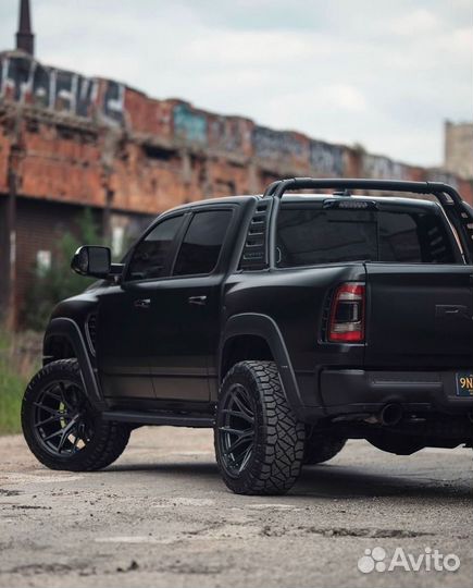 Кованые диски GT Forged R20 на Ram TRX