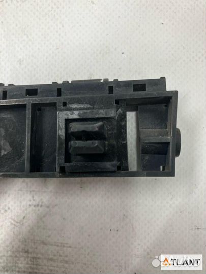 Крепление бампера передняя правая honda stream