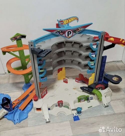 Невообразимый гараж hot wheels акула