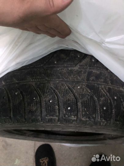 Bridgestone Ice Cruiser 7000 205/60 R16 92T