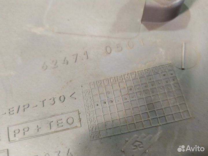 Обшивка стойки задняя правая Toyota Carina E ST191